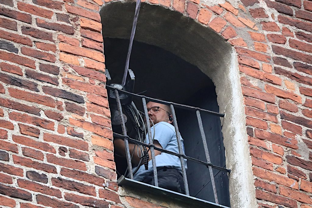 turun tuomiokirkon kellojen kielet vaidettiin