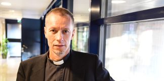 Sleyn lähetysjohtaja Ville Auvinen kommentoi Tapio Luoman ajatuksia: Ei ole realistista, että herätysliikkeet luopuisivat virkakäsityksestään