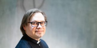 Keniassa papiksi vihitty Martti Haverinen anoi Suomen kirkon pappisoikeuksia vuonna 2017 ja odottaa yhä päätöstä