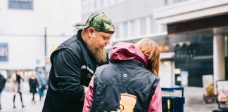 Saapas-toiminnan elämäntyöpalkinto kahdelletoista – myös vuoden Saapasteko-palkinto jaettiin