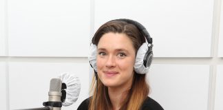 Näyttelijä Krista Kosonen on Suomen Pipliaseuran julkaiseman Uuden testamentin lukija