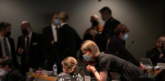 Kirkolliskokous vääntää tällä viikolla taas siitä, määritelläänkö kirkon tunnustus laissa – mietinnön tehnyt lakivaliokunta jakautui