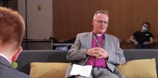 Arkkipiispa Evankeliumijuhlassa: Jumalan olemassaololla ei voi selittää asioita, se on tieteen tehtävä