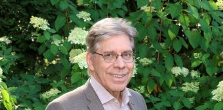 Dosentti Timo Eskola: On myös miespappeja, joiden kanssa toinen miespappi ei halua alttariyhteistyöhön