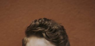 Kirkko ja minä: Aaron Ahola Sibeliuksen jalanjäljissä