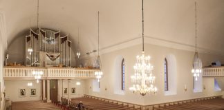 Kaksi hiippakuntaa ohjeistaa viettämään ehtoollista isoissa kirkoissa lohkoittain urheilukilpailujen tapaan