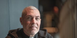 Nykyinen luterilainen ja entinen helluntailainen pappi Magnus Persson kertoo kirkkoa koskevasta unelmastaan