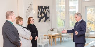 Presidentti Sauli Niinistö vastaanotti Pro diaconia -mitalin – ”Hän pyysi välittämään kentälle kiitokset tärkeästä työstä”