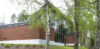 Kirkko ja minä: Akusti Väisäselle Äänekosken kirkko on kohtaamispaikka, jossa hän tulee jatkossakin käymään