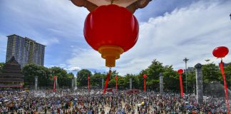 Yli kahdeksan miljardin maailma – Intia ohitti Kiinan, mutta globaalisti väestönkasvu on hidastunut