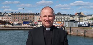 Satavuotiaan Suomen Vapaakirkon johtaja Hannu Vuorinen: ”Meillä kaikki ovat pappeja”