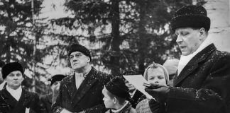 Mysteerikuva: Kuka puhuu ja missä? – Katso myös edellisen kuvan ratkaisu