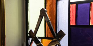 ”Vapaamuurarius ei ole uskonto” – Liikkeen valtavirtaa edustava järjestö viettää perustamisensa 100-vuotijuhlaa