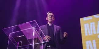 Juhana Tarvainen Maata Näkyvissä -festareilla: ”Jokainen meistä on kuoleman jälkeen joko taivaassa tai helvetissä”