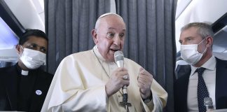 Paavi moitti EU:n esitystä, jossa joulusta puhuminen olisi korvattu loma-ajoilla – vertasi diktatuurien pyrkimyksiin