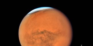 Yötaivaalla nyt lähellä loistavalla Marsilla on kansojen mytologiassa sotaisa historia