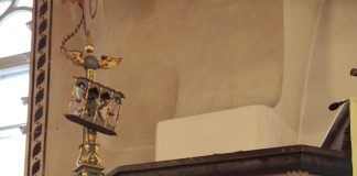 Tuomiosunnuntain saarna on papillekin kova paikka – Kestätkö katsoa omaan pimeyteesi?