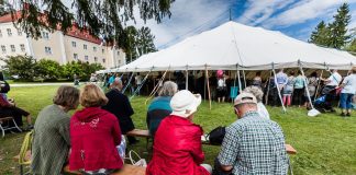 Näin kesäjuhlien ajankohdat määräytyvät – tango siirtää tänä vuonna Herättäjäjuhlia ja perjantain sijoittuminen Kansanlähetyspäiviä
