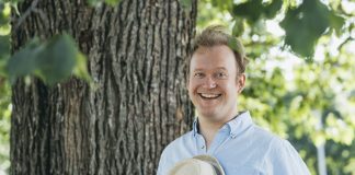 Näyttelijä Antti Pääkkönen sai körttiläisyydestä pohjan, josta oli hyvä ponnistaa maailman tuuliin kuin Forrest Gumpin höyhen