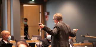 Kirkolliskokous päätti jättää tunnustuspykälän uuteen kirkkolakiin, vaikka eduskunnan mielestä tunnustus kuuluisi kirkkojärjestykseen