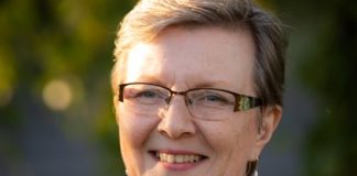 Vuoden uskonnonopettaja Virpi Loikkanen kehittää sähköisiä oppimisympäristöjä – ”Uskonnonopettaja voi lisätä hyvää maailmaan”