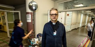 Koronapandemian aika vaikeuttaa heikkokuntoisimpien sielunhoitoa