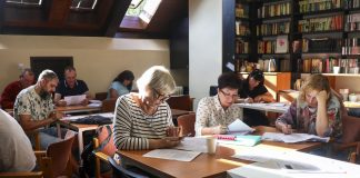 Omiensa joukossa – Toimintakeskus tarjoaa tukea ja koulutusta ukrainalaispakolaisille