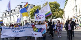 Viron uusi avioliittolaki mahdollistaa vihkimisen samaa sukupuolta oleville pareille – Samalla teema jakaa kansaa ja tarjoaa mahdollisuuksia Venäjän vaikuttamisyrityksille