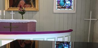 Tutkimus: Vaikeasti muistisairaiden ihmisten uskonnollisuutta voivat tukea läheiset, hoitajat ja seurakuntien väki