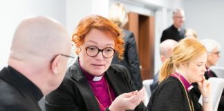 Piispainkokous käynnistää Kansanlähetyksen ja Sleyn kuulemisprosessit – Järjestöt saattavat menettää asemansa kirkon lähetysjärjestöinä