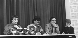 Mysteerikuva: Minkäs sortin paneelikeskustelu tässä on meneillään?