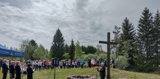 Kastlähteellä juhlistettiin helluntaina kristinuskon saapumista Lohjalle