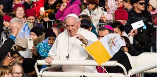 Paavin Laudato si’ -kiertokirje innosti ilmastonmuutoksen hillitsemiseen – tuore kirja kertoo myös suomalaisten yritysjohtajien heräämisestä ilmastoasioihin