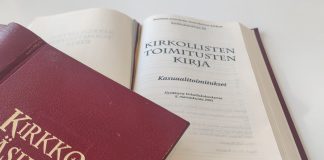 Kirkollisten toimitusten teologia hämmentää – Piispainkokous aikoo esittää Kirkollisten toimitusten kirjaa uudistettavaksi