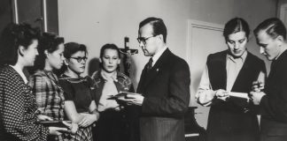 Mysteerikuva: Mikä porukka juttelee? – Katso myös edellisen kuvan ratkaisu