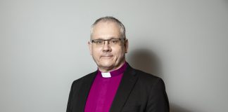 Kolumni: Ongelma ei katoa pistämällä pää hiekkaan