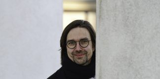 Risto Oikarinen teki romaanin piispasta, mutta onko hahmon esikuva Irja Askola? – Kirjailijapastori vastaa