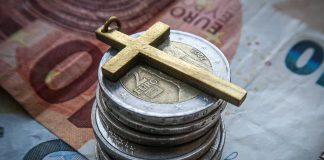 Kirkon verotulot kasvavat edelleen – Eläkerahastomaksuun kaavaillaan muutosta