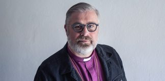 Ruotsalaispiispa sai potkut, syynä avioliiton ulkopuolinen suhde hiippakunnan työntekijään