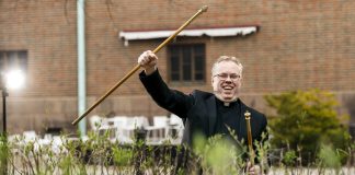 ”Vaikea sanoa, mistä kirkollinen alkaa ja mihin valtiollinen loppuu” – Saint Nicholasin seurakunnan kirkkoherra Tuomas Mäkipää kertoo Charles III:n tulevista kruunajaisista