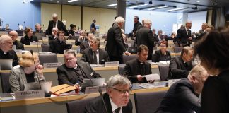 Aloite kristillisen mystiikan aineistosta eteni kirkolliskokouksessa – edustaja Sammeli Juntunen skeptinen pyhiinvaelluksen vaikutuksista