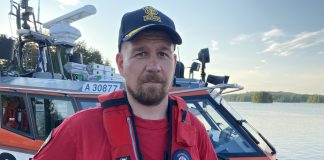 Juvan kappalainen toimii myös vapaaehtoisena järvipelastajana: ”Papin työhön verrattuna enemmän kädet rasvaan -meininkiä”
