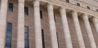 Piispa Seppo Häkkinen ja dosentti Niko Huttunen Kanavassa: Laillisuusvalvontaan ja lainvalmisteluun on pesiytynyt uskonnonvastainen tendenssi