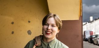 Sisko Hottola liittyi neljätoistavuotiaana vanhoillislestadiolaiseen liikkeeseen ja erosi sieltä lukioikäisenä: ”Toivon, että liike antaisi monenlaisten äänten kuulua”