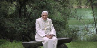 Piispa Jari Jolkkonen muistelee Benedictusta: Euroopan hullu vuosi 1968 käänsi tulevan paavin pään