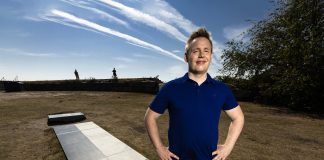 Sampsa Korpela tutkii Jumalan ja ajan välistä suhdetta: Ajan virta on mielen rakentama illuusio