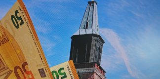 Kotimaa24 kysyi: Mitkä ovat Turun piispaksi aikovien taloudelliset sidokset?