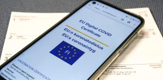 Kirkko pohtii koronapassin käyttöönottoa – pääkaupunkiseudulla viranomaiset eivät suosittele hengellisiä tilaisuuksia rokottamattomille aikuisille