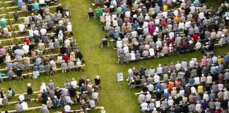 Yhden ihmiselämän aikana tiukasta avaraksi – Näin herännäisyys kulkee sukupolvelta toiselle