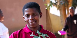 Kirkko ja Lähetysseura kampanjoivat ilmasto-oikeudenmukaisuuden puolesta Dubaissa – Arabiemiraatit antaa ilmastorahastoon 100 miljoonaa dollaria köyhien maiden tueksi